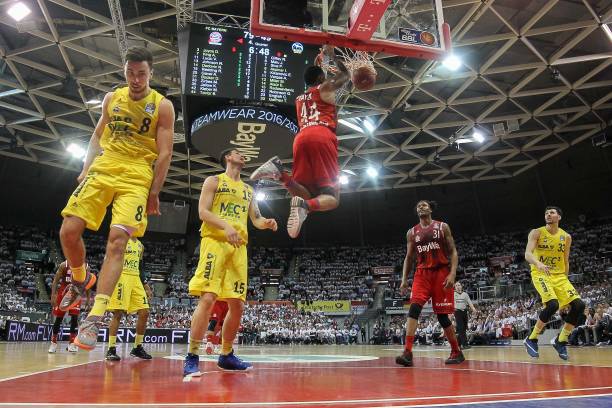 更是一场 更是一场