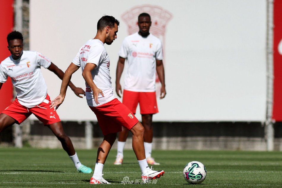 中游球队就 中游球队就