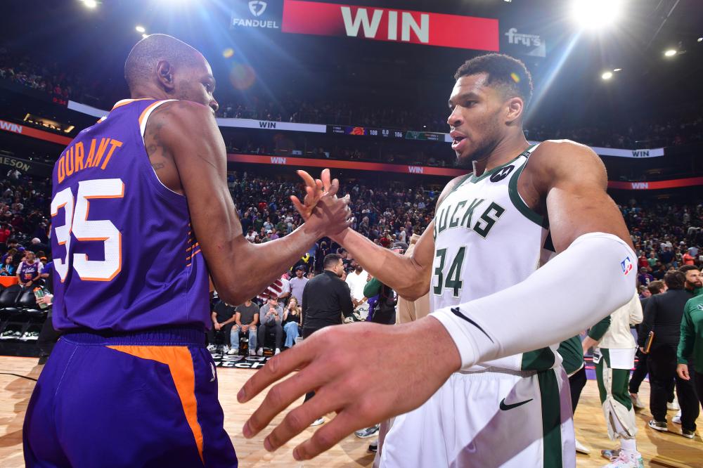 队对他进行 队对他进行